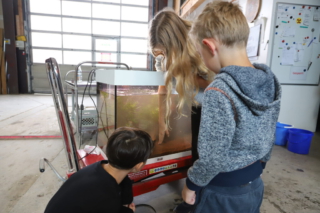 Ein Schaubecken für die Messe MiR entsteht